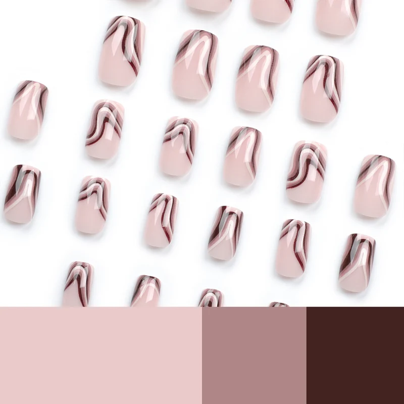 Kunstvolle Gel-Nägel mit elegantem Wellen-Design Karnz