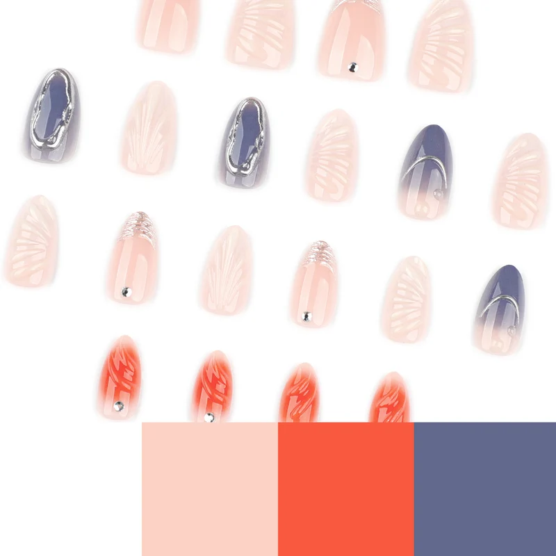 Kunstvolle Gel-Nägel mit elegantem Chrom-Effekt Karnz