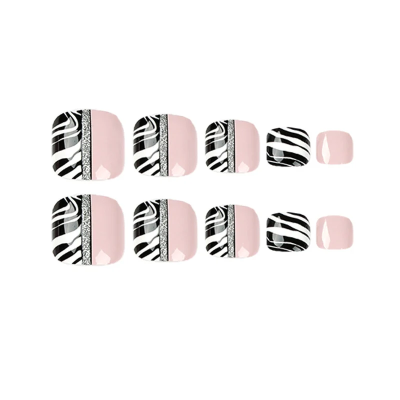 Kunstvolle Fußnagelkunst mit Zebra-Muster und Glitzerakzenten Karnz