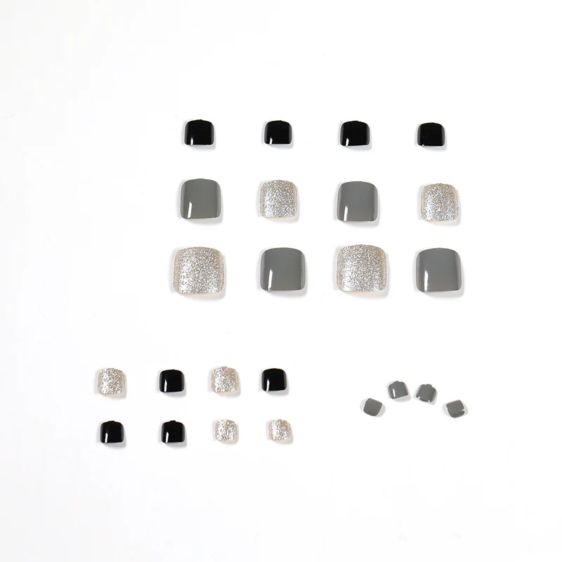 Kunstvolle Fußnagelkunst mit Glitzer- und Mattem Design Karnz