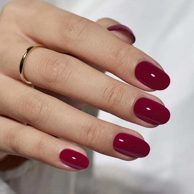 Glänzende ovalförmige Nagelverlängerungen Karnz