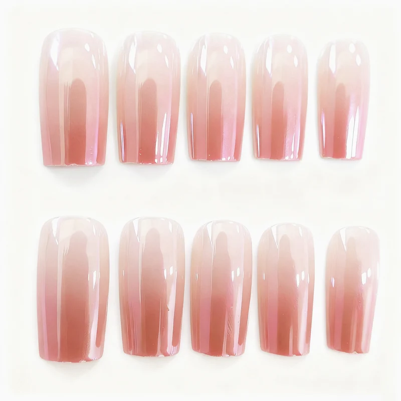 Glänzende Ombre-Nagelverzierungen Karnz