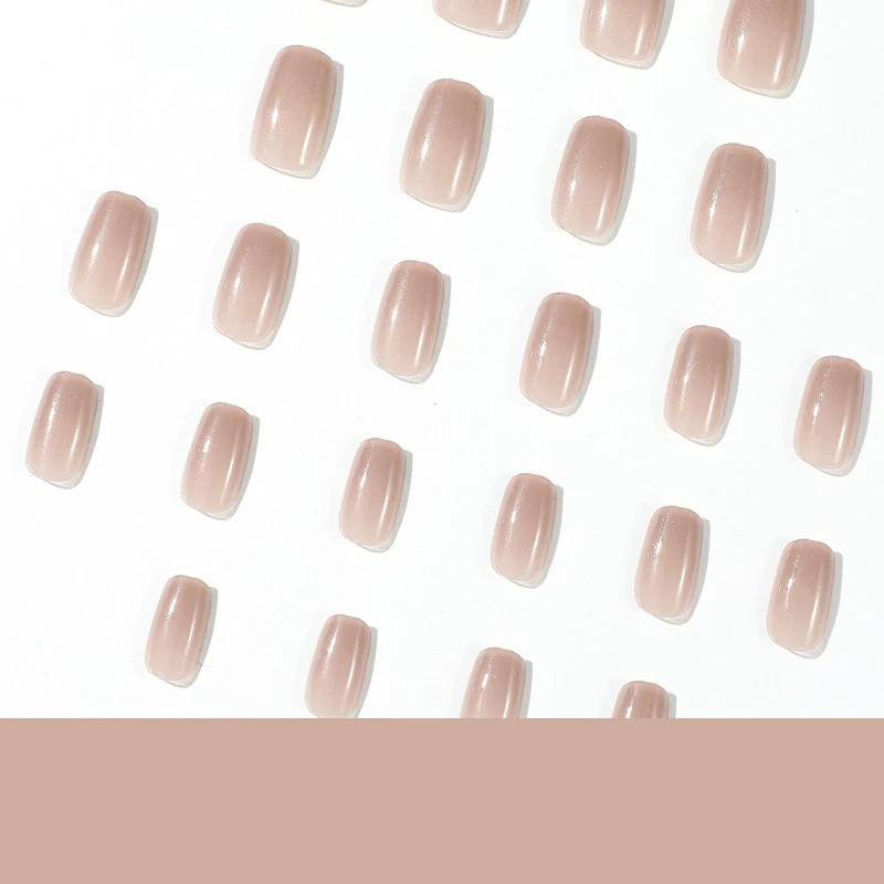 Glänzendes Nude-Gel-Nagel-Set Karnz