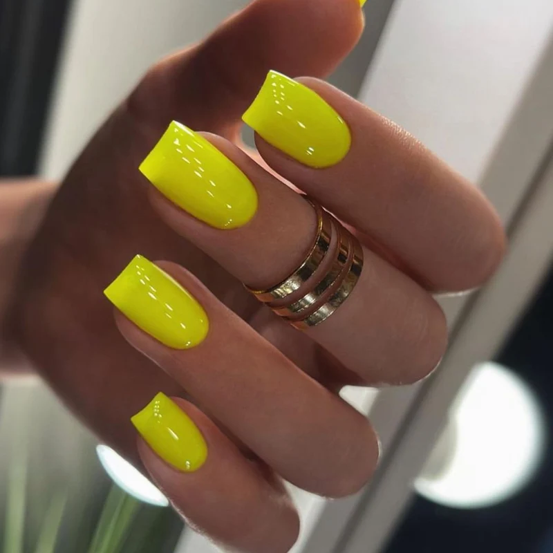 Glänzende Neon-Nagelverzierungen Karnz