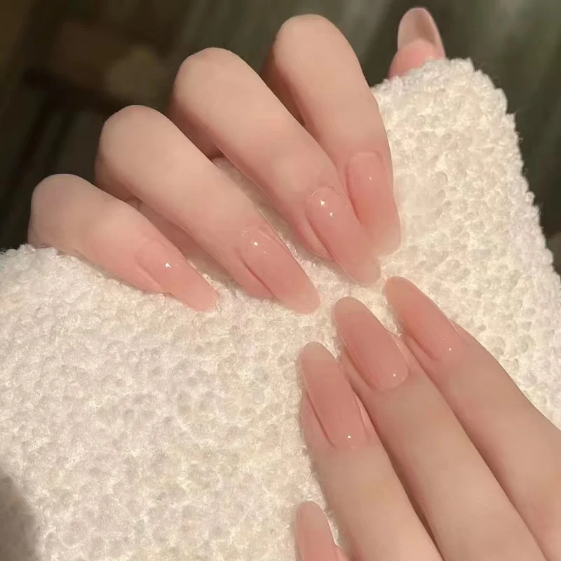Glänzende Gel-Nagelverlängerungen Karnz