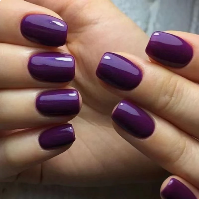Glänzende Gel-Nagelkunstverlängerungen Karnz