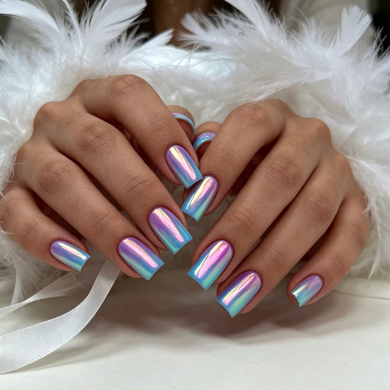 Glänzende Chrome-Nagelveredelungen Karnz