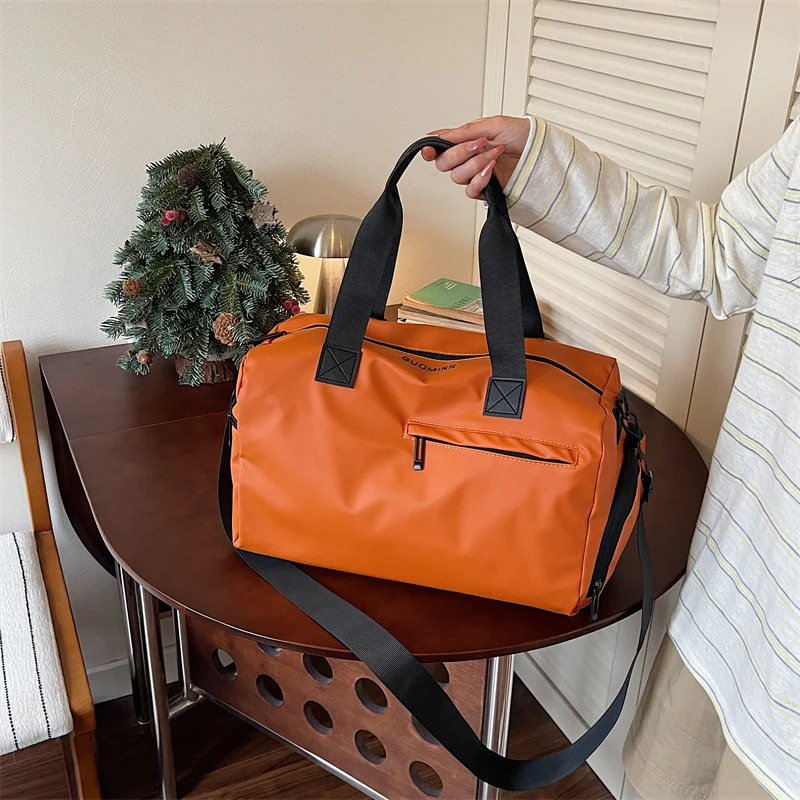 Wasserdichte Sport-Duffle-Tasche mit mehreren Fächern Karnz
