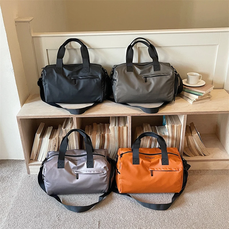 Wasserdichte Sport-Duffle-Tasche mit mehreren Fächern Karnz