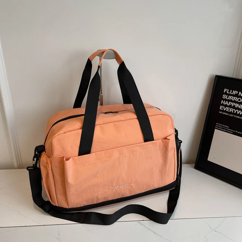 Vielseitige Reisetasche mit mehreren Taschen Karnz