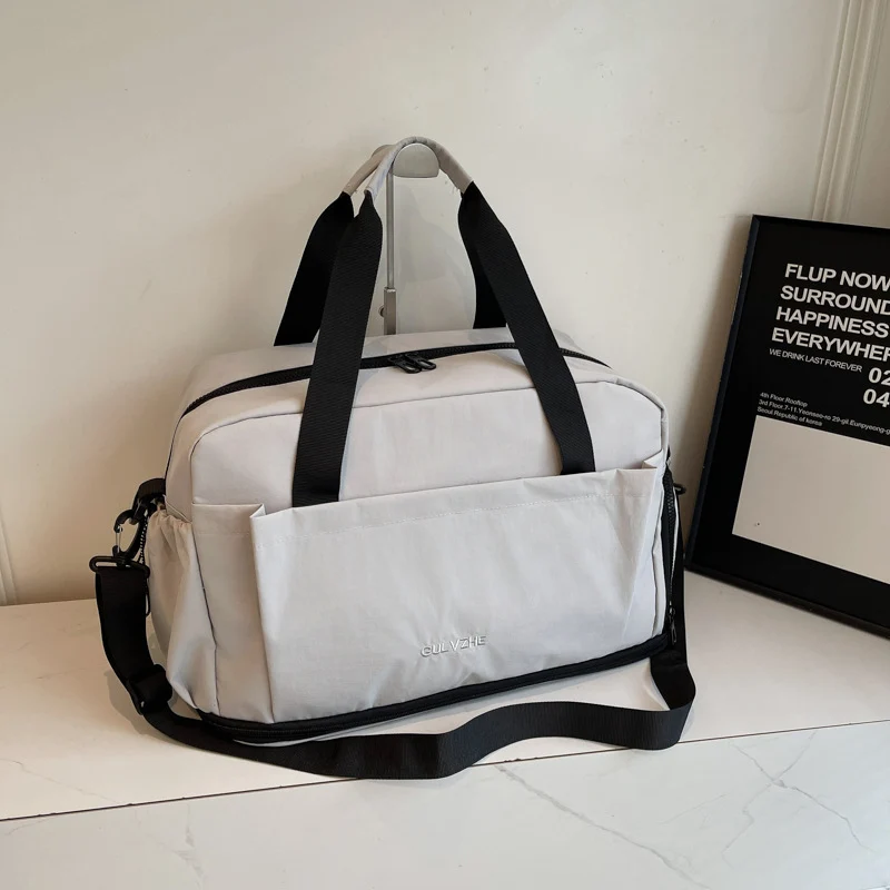 Vielseitige Reisetasche mit mehreren Taschen Karnz