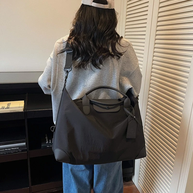 Vielseitige Reisetasche mit verbesserter Organisation Karnz