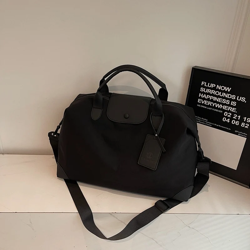 Vielseitige Reisetasche mit verbesserter Organisation Karnz