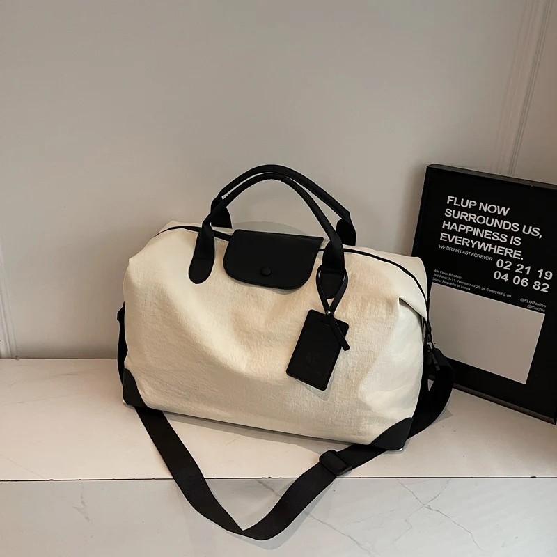 Vielseitige Reisetasche mit verbesserter Organisation Karnz