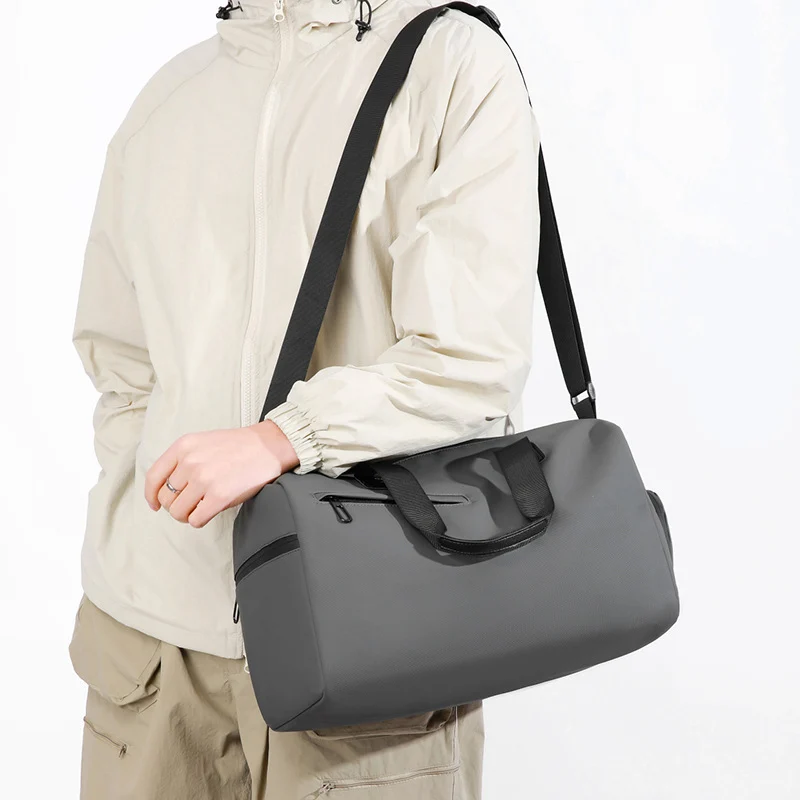 Vielseitige Reisetasche mit verstellbaren Riemen Karnz