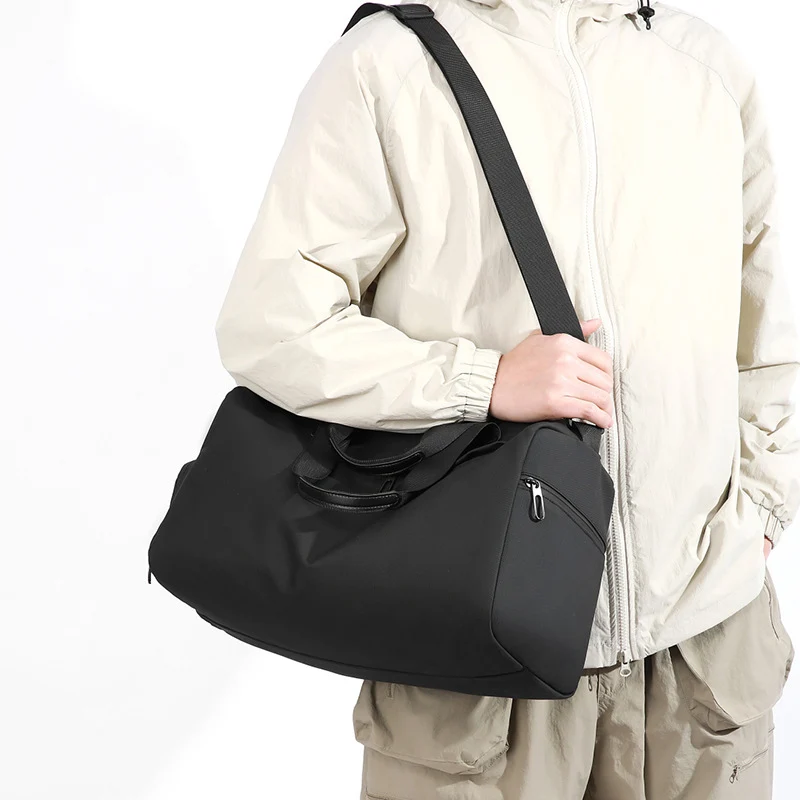 Vielseitige Reisetasche mit verstellbaren Riemen Karnz