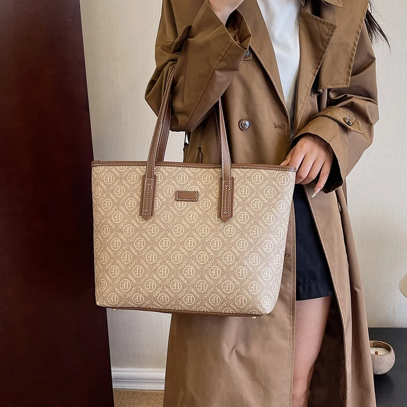 Geräumige Designer-Shopper-Tasche