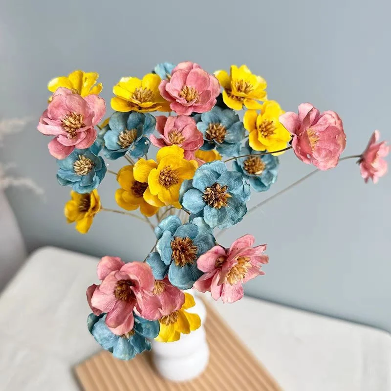 Dekorativer getrockneter Blumenstrauß