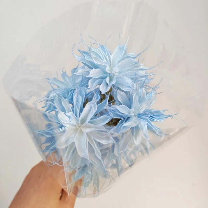 Dekorativer künstlicher Blumenstrauß