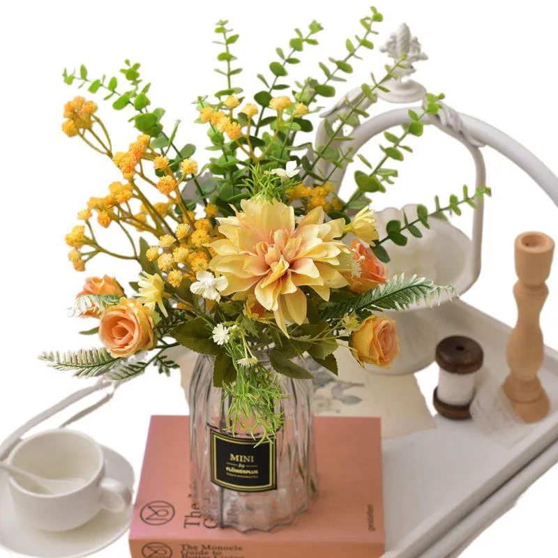 Charmantes Blumenarrangement Bouquet