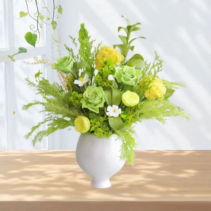 Künstliches Blumenarrangement