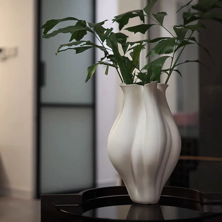 Moderne Kurvenform Dekorative Vase