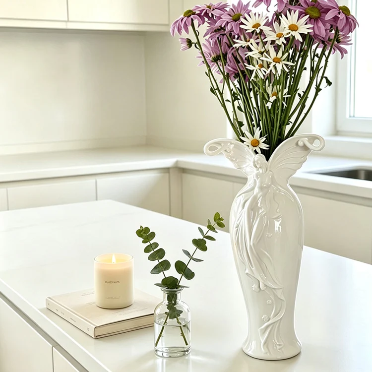 Elegante Schmetterling-förmige dekorative Vase