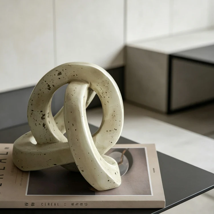 Stylische abstrakte dekorative Skulptur