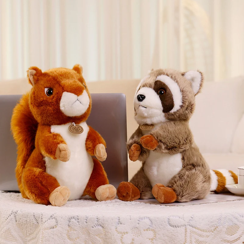 Plüsch Sitzender Waschbär Sammlerstück Weiches Spielzeug mit Kuschelkörper und Bestickten Details Karnz