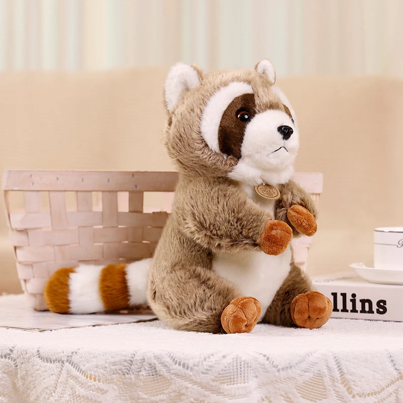 Plüsch Sitzender Waschbär Sammlerstück Weiches Spielzeug mit Kuschelkörper und Bestickten Details Karnz