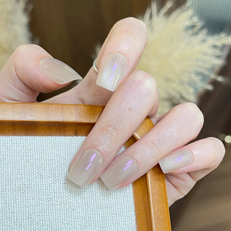 Elegante Nagelkunst Press-On Nägel Karnz