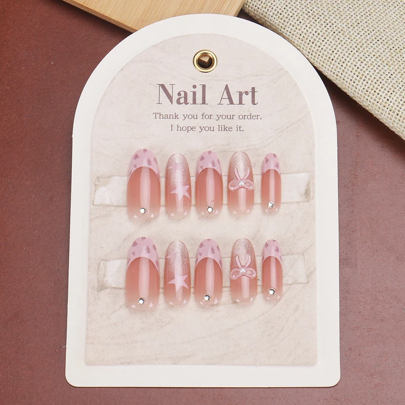 Elegante Nagelkunst Press-On Nägel Karnz