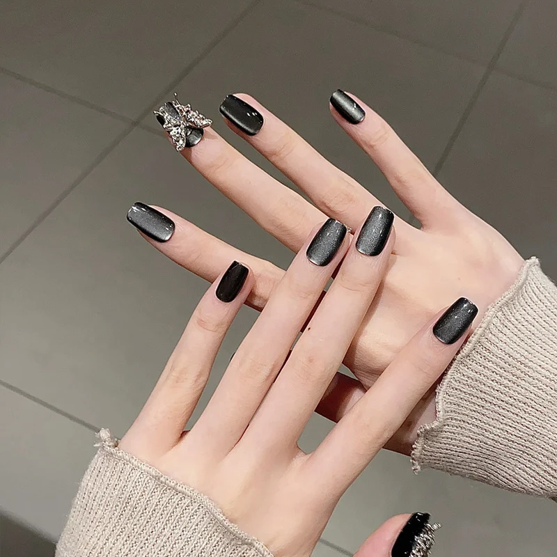 Elegante Lange Press-On Nägel Set mit Künstlerischen Spitzen Karnz