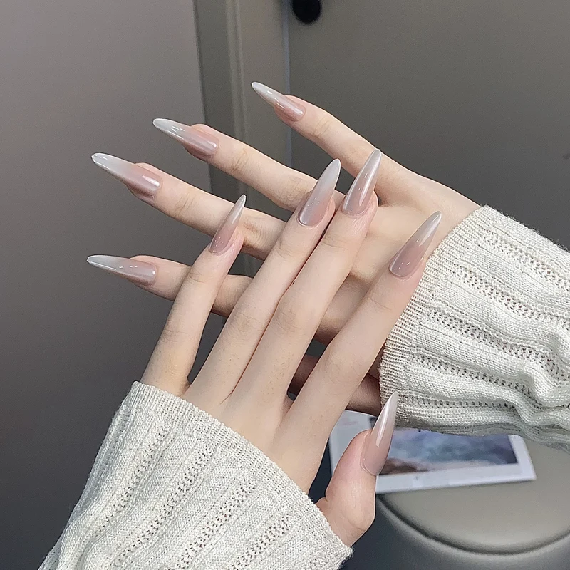 Elegante Lange Press-On Nägel Set mit Künstlerischen Spitzen Karnz