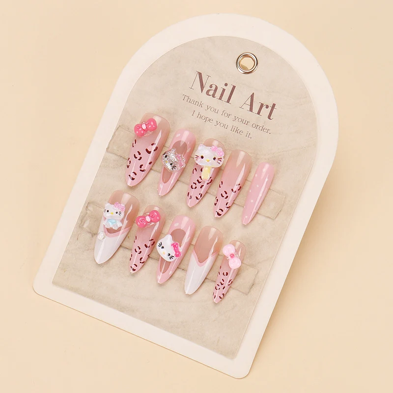 Elegante Lange Press-On Nägel Set mit Künstlerischen Spitzen Karnz