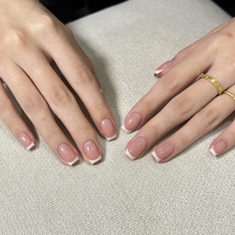 Elegante Lange Press-On Nägel Set mit Künstlerischen Spitzen Karnz