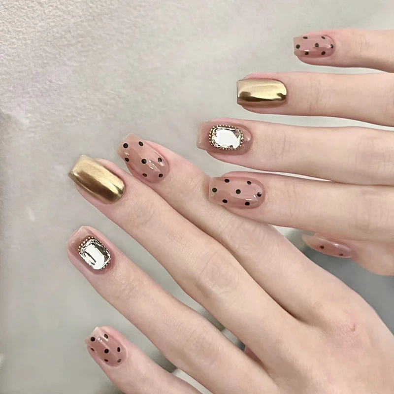 Thematische Nagelkunst Press-On Nägel mit süßen Charakter- und Schleifendesigns Karnz