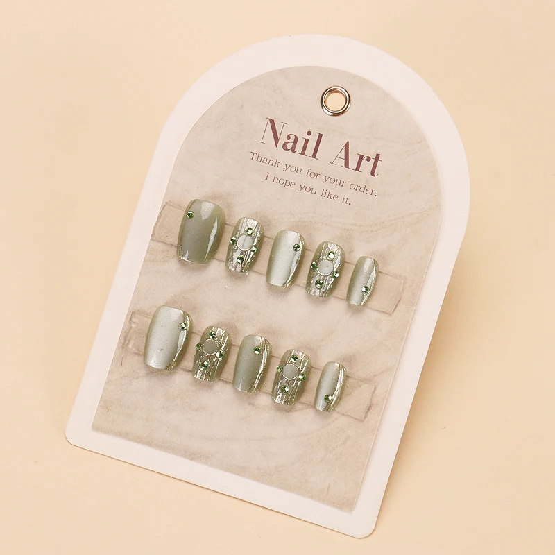 Thematische Nagelkunst Press-On Nägel mit süßen Charakter- und Schleifendesigns Karnz