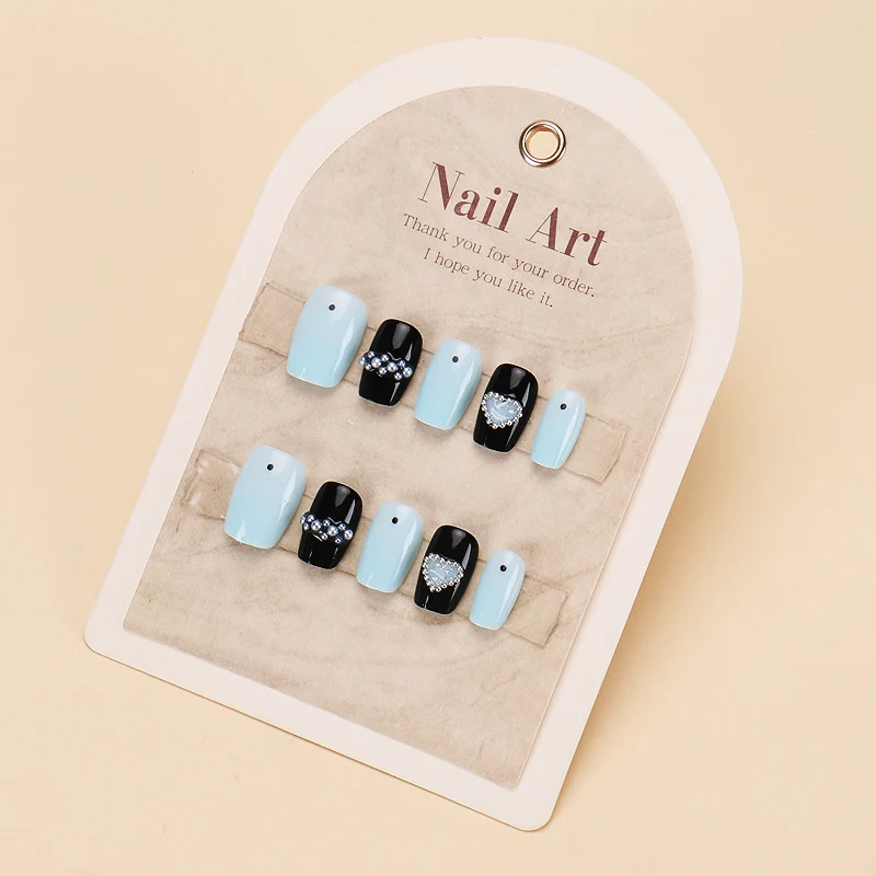 Thematische Nagelkunst Press-On Nägel mit süßen Charakter- und Schleifendesigns Karnz