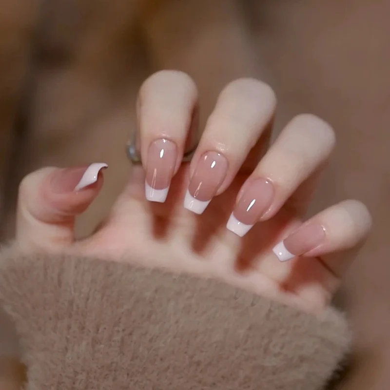 Thematische Nagelkunst Press-On Nägel mit süßen Charakter- und Schleifendesigns Karnz