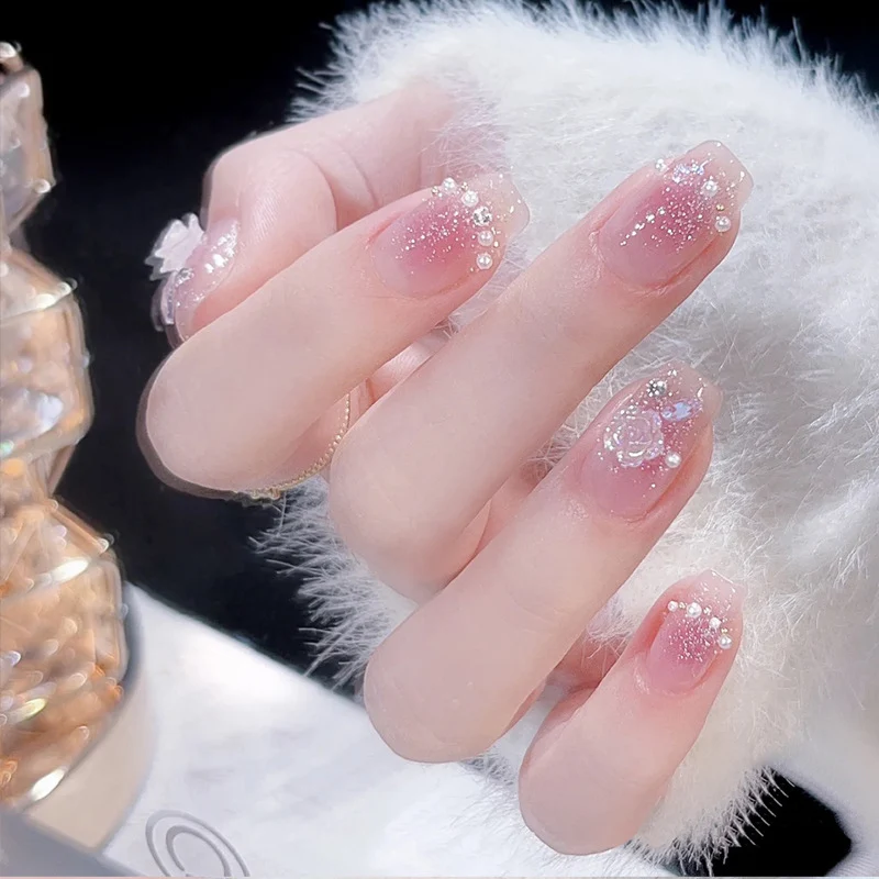 Thematische Nagelkunst Press-On Nägel mit süßen Charakter- und Schleifendesigns Karnz
