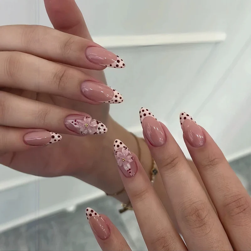 Thematisches Floral Press-On Nail Set Karnz
