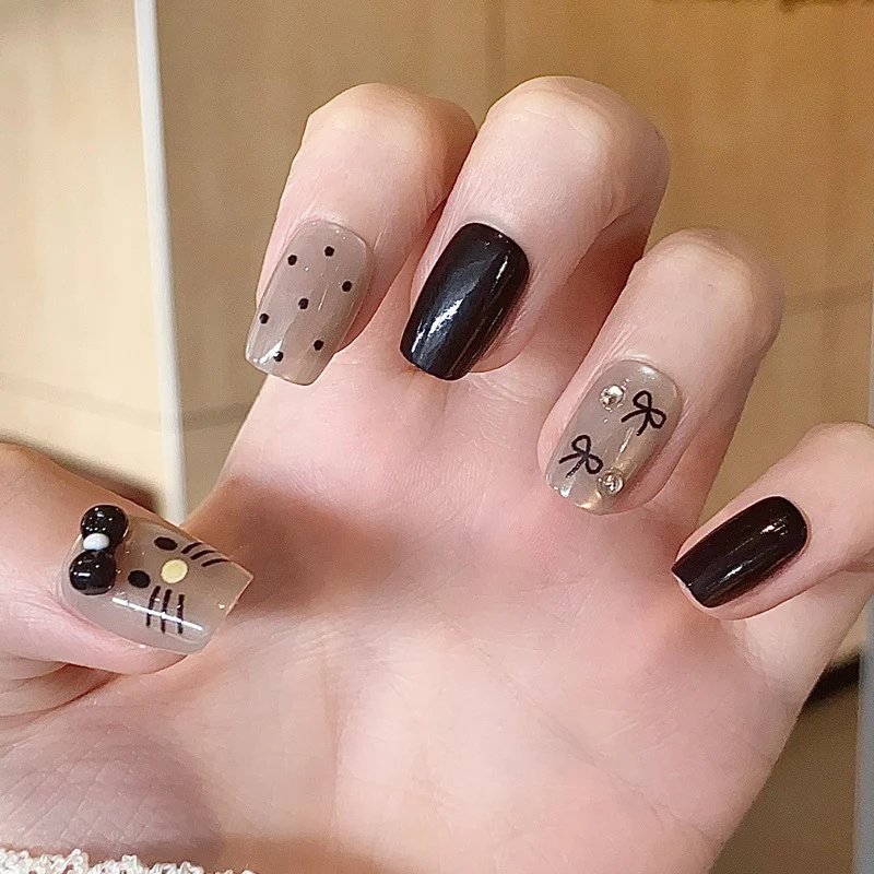 Stylische Press-On-Nageltips mit Leopardendesign Karnz