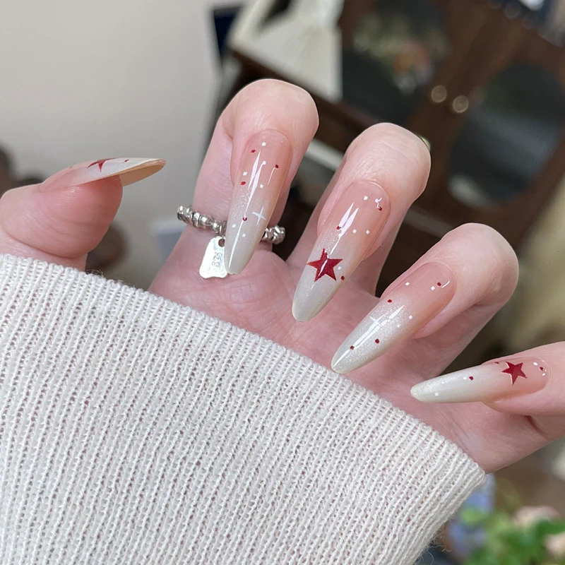 Stylisches Press-On Nagel-Set mit eleganten Glitzerakzenten Karnz