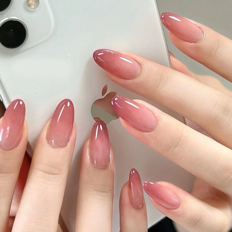 Stylisches Press-On Nagel-Set mit eleganten Glitzerakzenten Karnz