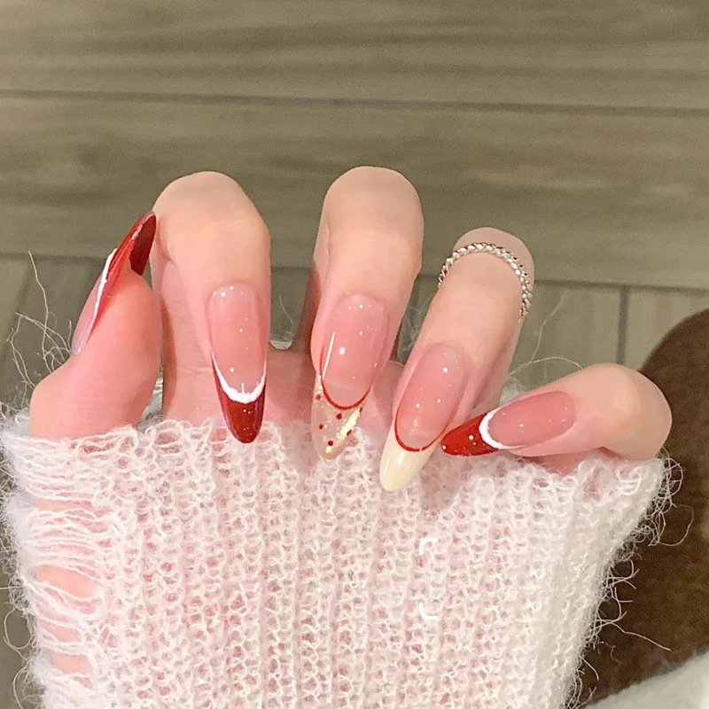Stylisches Nagelkunst Press-On Set mit Glitter und glänzendem Finish Karnz