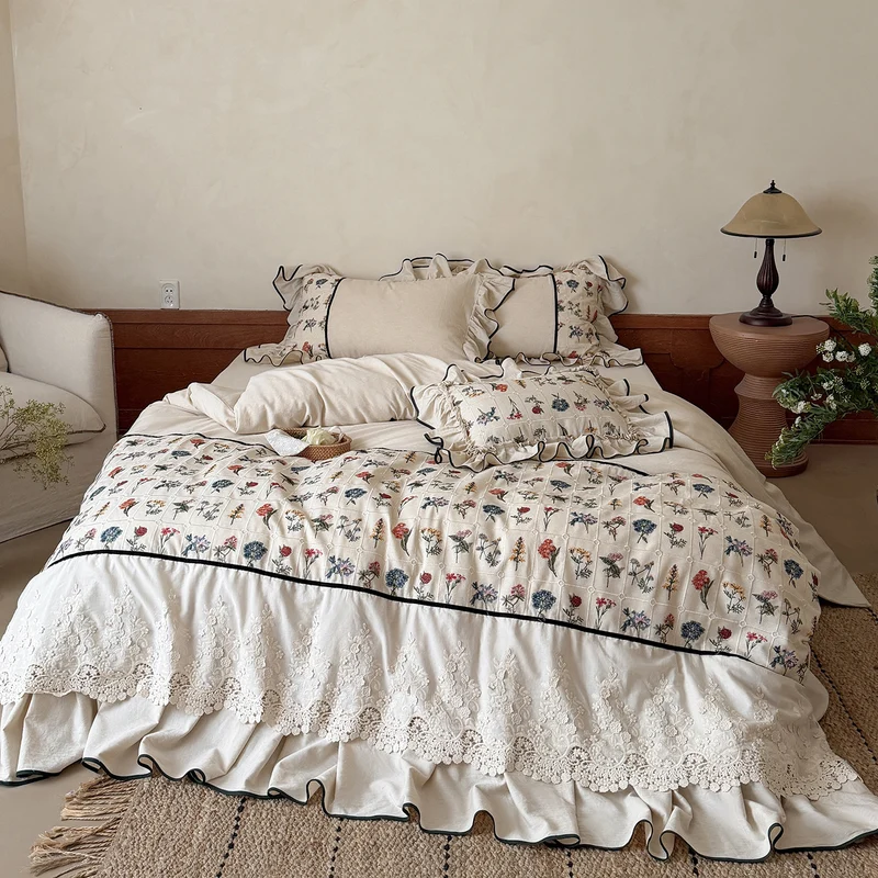 Boho-Bettwäsche-Set mit gesticktem Blumenmuster und Volantkissen Karnz