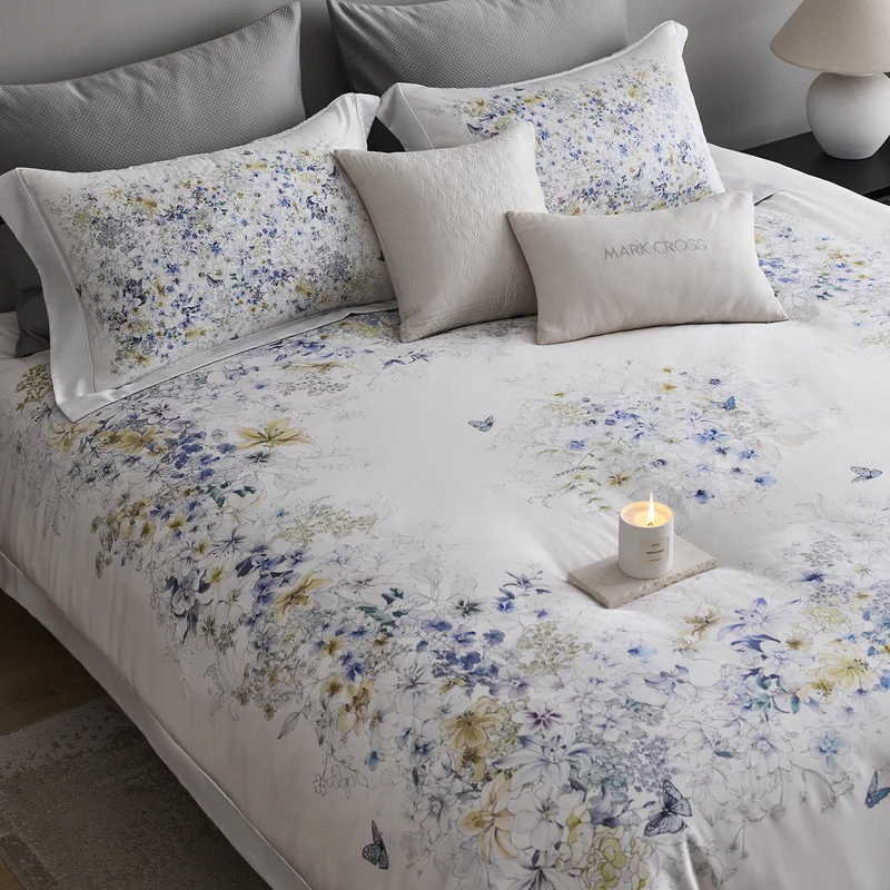 Bettwäsche-Garnitur aus Baumwollsatin mit feinem Aquarell-Blumenprint und Hotelverschluss Karnz