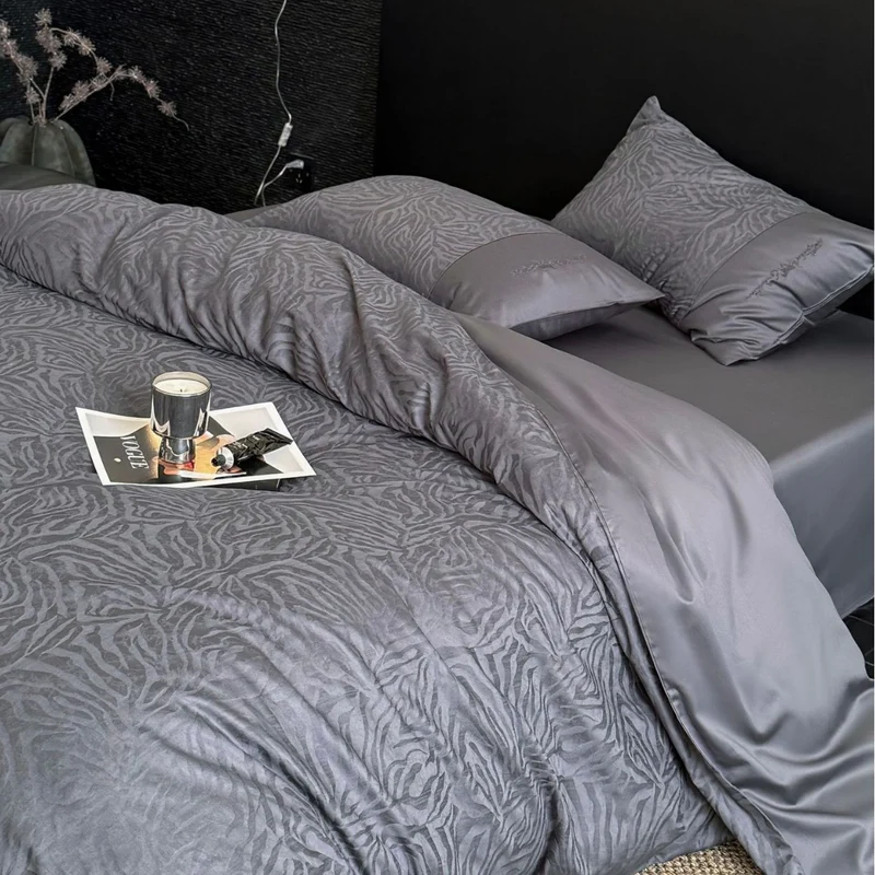 Bettbezug-Set aus Baumwoll-Satin mit dezenter Zebrajacquardstruktur Karnz