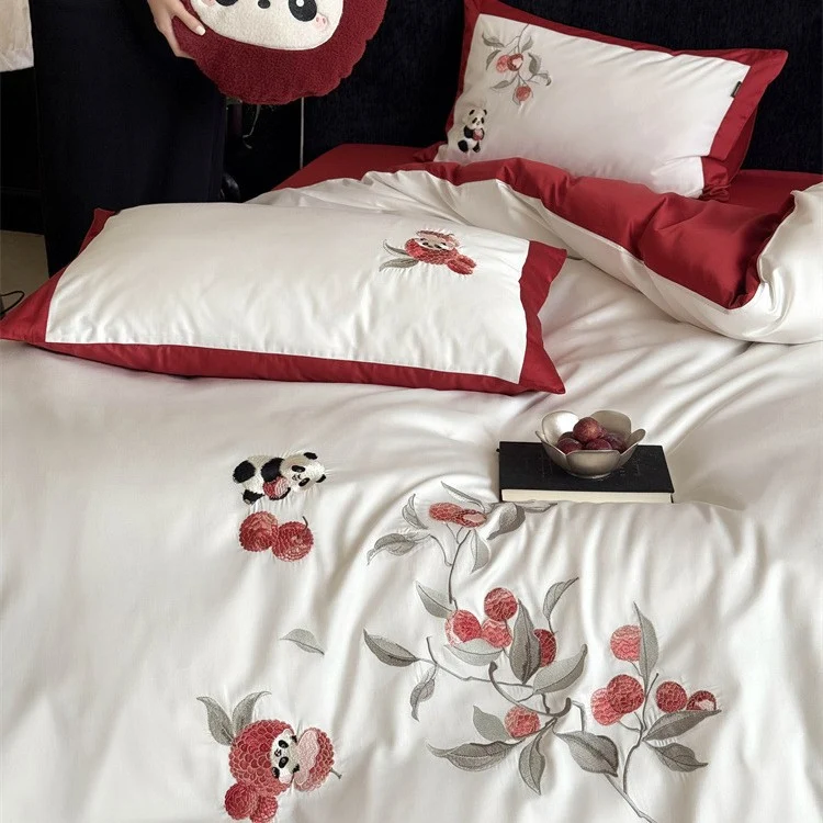 Bestickte Baumwollsatin-Bettwäschegarnitur mit floraler Apfel- und Panda-Applikation Karnz